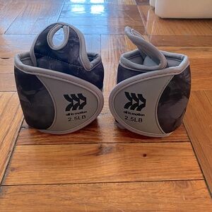 All in Motion 2.5 lbs Wrist Cuffs for Toning